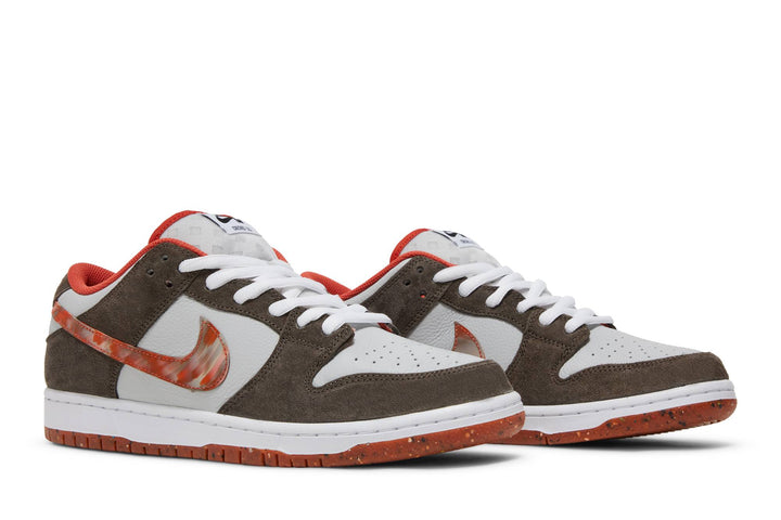 NIKE SB DUNK LOW ‘OLIVE GREY/MANTRA ORANGE’