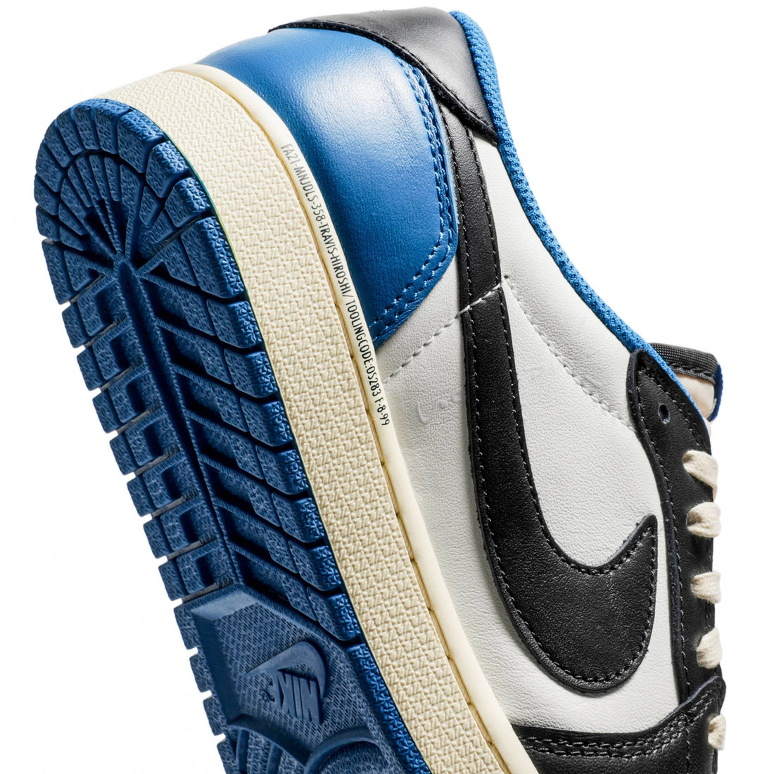 FRAGMENT DESIGN X TRAVIS SCOTT X AIR JORDAN 1 RETRO LOW