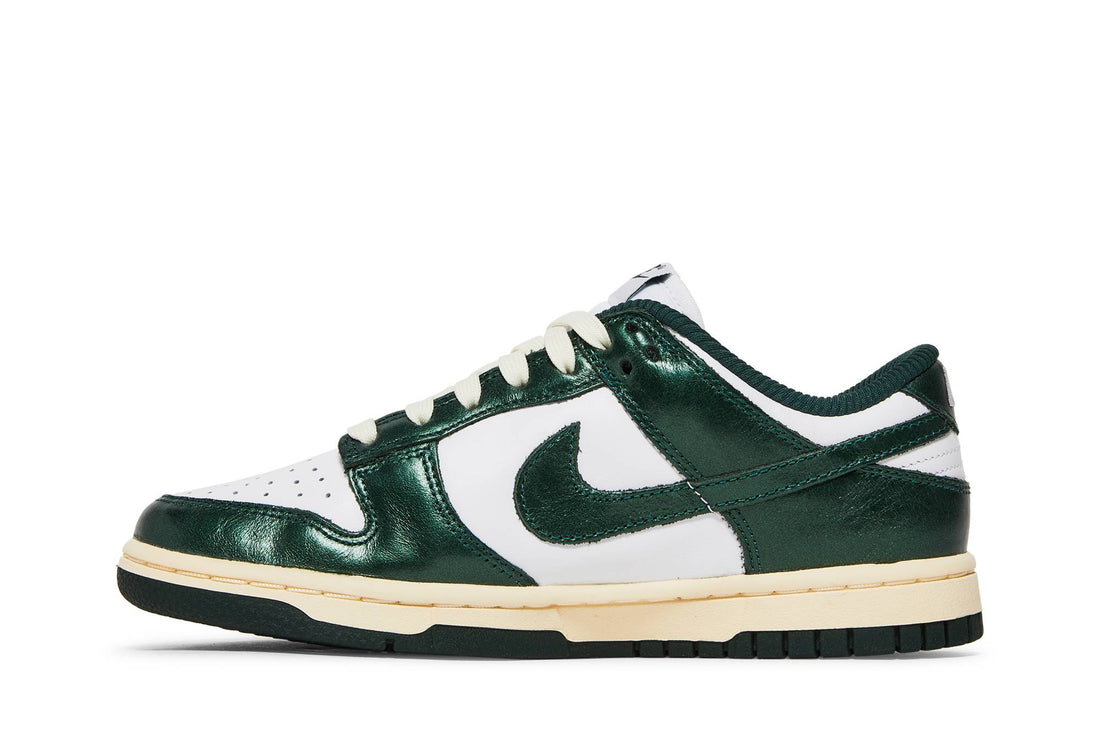 NIKE DUNK LOW ‘VINTAGE GREEN’