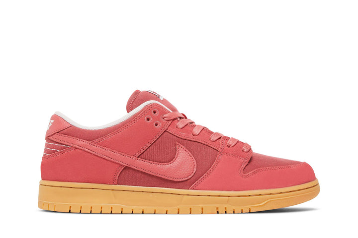 NIKE SB DUNK LOW ‘RED GUM’