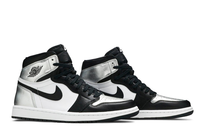 Air Jordan 1 Retro High OG ‘Silver Toe’